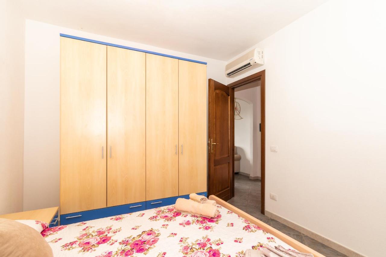 Appartamento Con Piscina 03 Trinità dʼAgultu エクステリア 写真